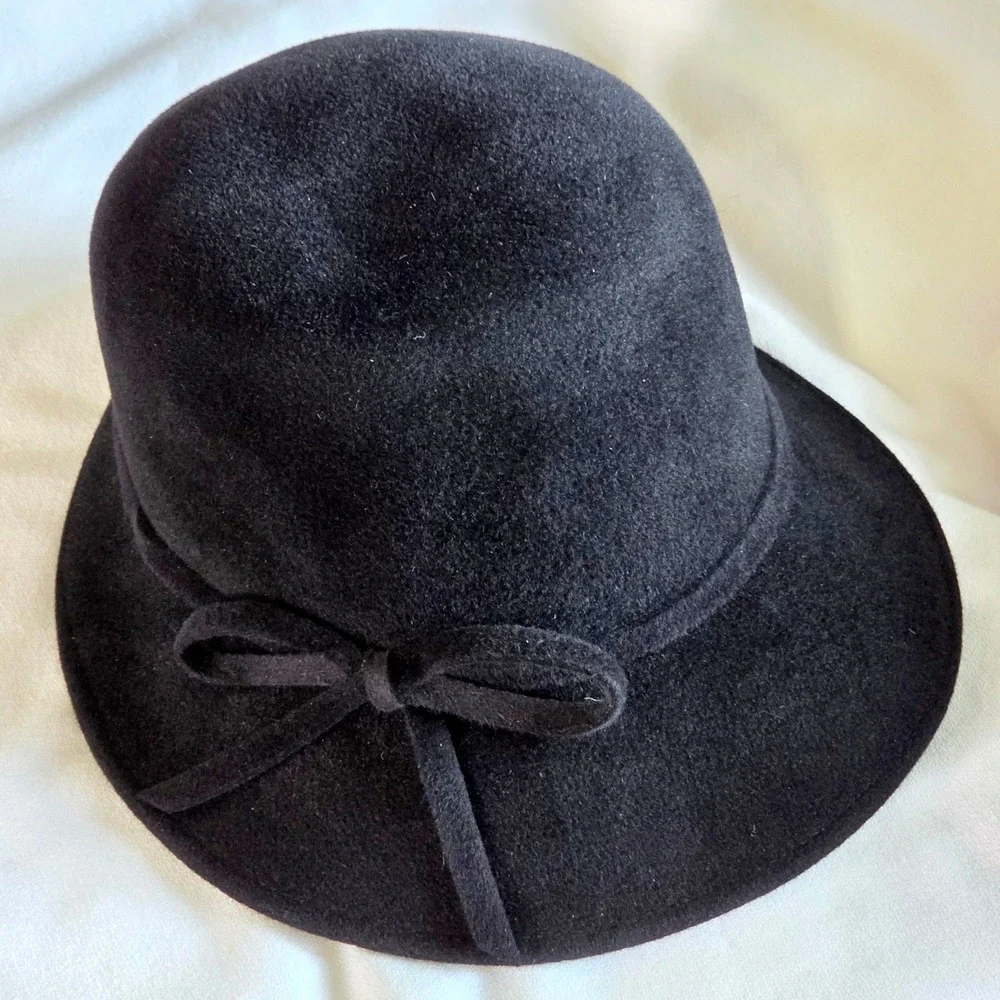 Eric Javits Cloche Hat Women Sz 7 1/8 Black Excellent Wool Felt Bow Packable USA